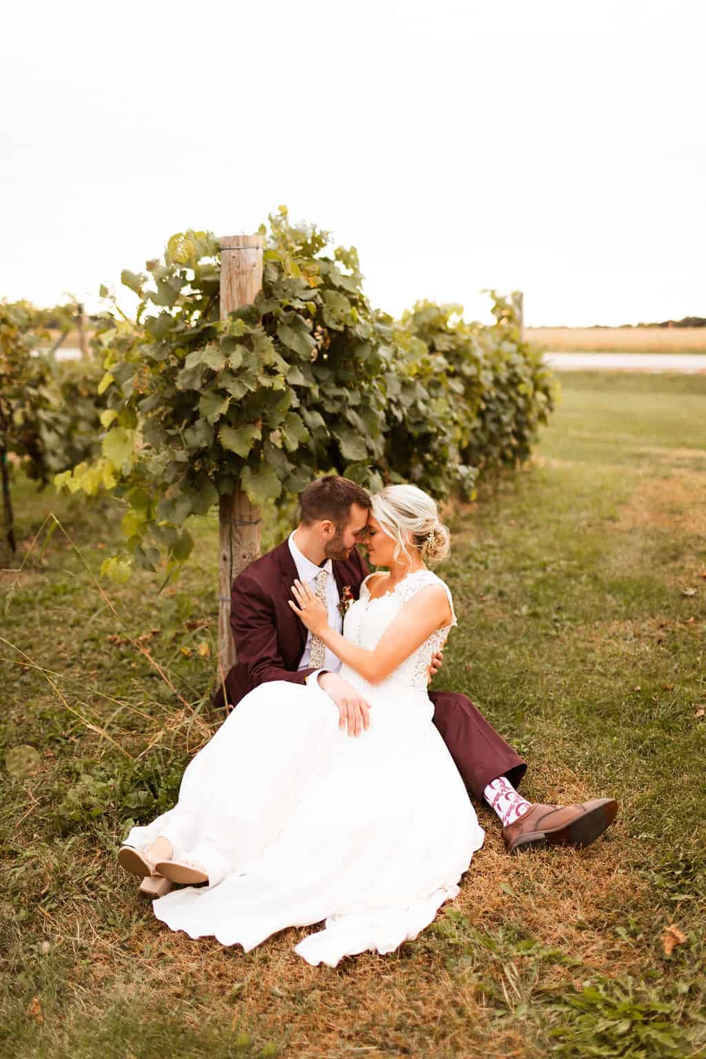 vineyard-couple-sittin-brett-courtney-blue-dorr-photography